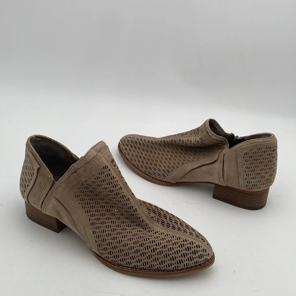 Vince Camuto Taupe Perforated Boots women 9M Casual suede office boho Y2K retro